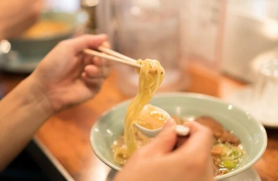 駅近で便利 | 大阪府野田駅の家系ラーメンなら麺家 アカボシ